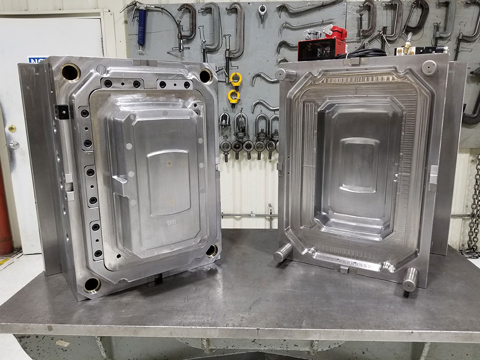 Despite its complexity at first look, this is an example of a single cavity mold