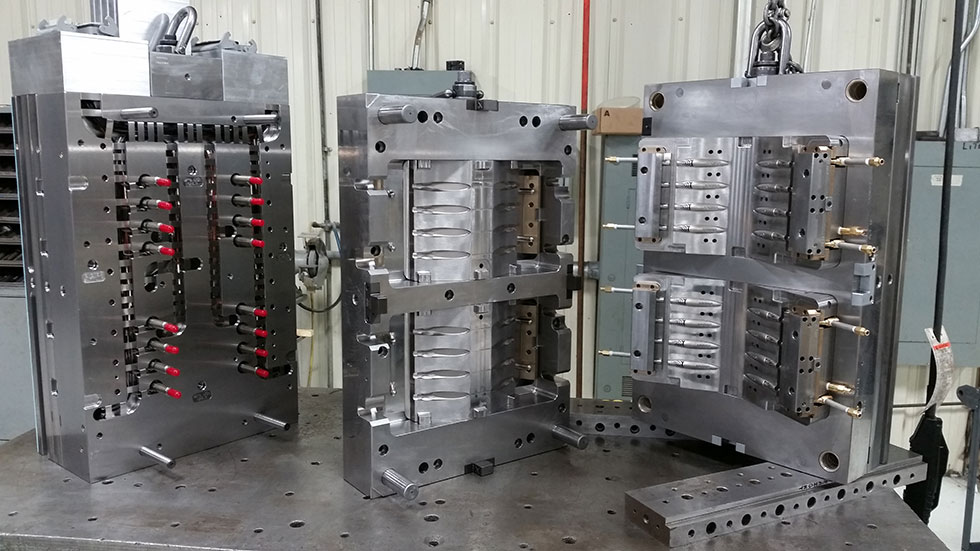 Multi-cavity injection mold